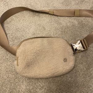 Sherpa Lululemon belt bag
